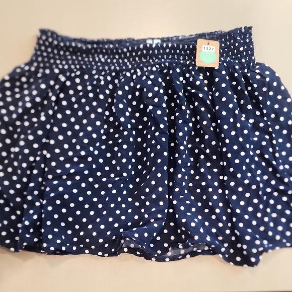 Maurices Blue and White Patterned Shorts - Picture 1 of 3